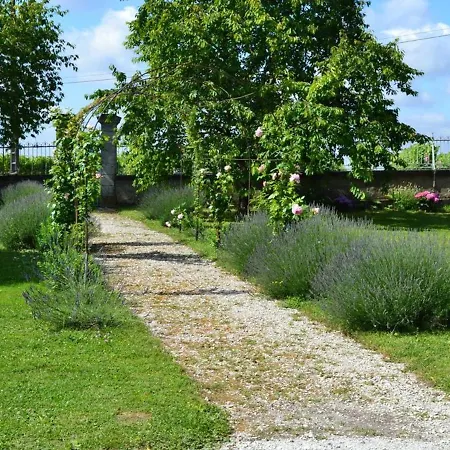 Tatil Evi Xviiie Renove Avec Grand Jardin, Au Coeur Du Vignoble De Cognac - Fr-1-653-30 Lignieres-Ambleville