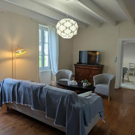 Xviiie Renove Avec Grand Jardin, Au Coeur Du Vignoble De Cognac - Fr-1-653-30 Landhuis