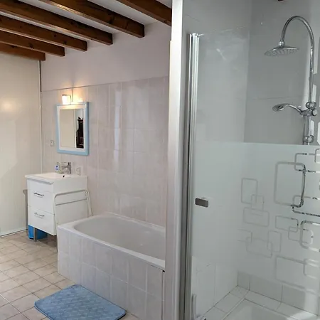 Xviiie Renove Avec Grand Jardin, Au Coeur Du Vignoble De Cognac - Fr-1-653-30 *