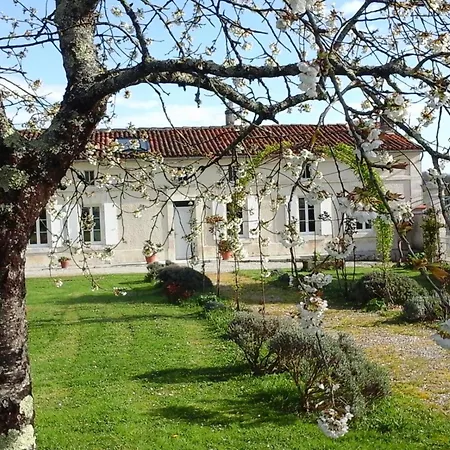 Xviiie Renove Avec Grand Jardin, Au Coeur Du Vignoble De Cognac - Fr-1-653-30 Lignieres-Ambleville